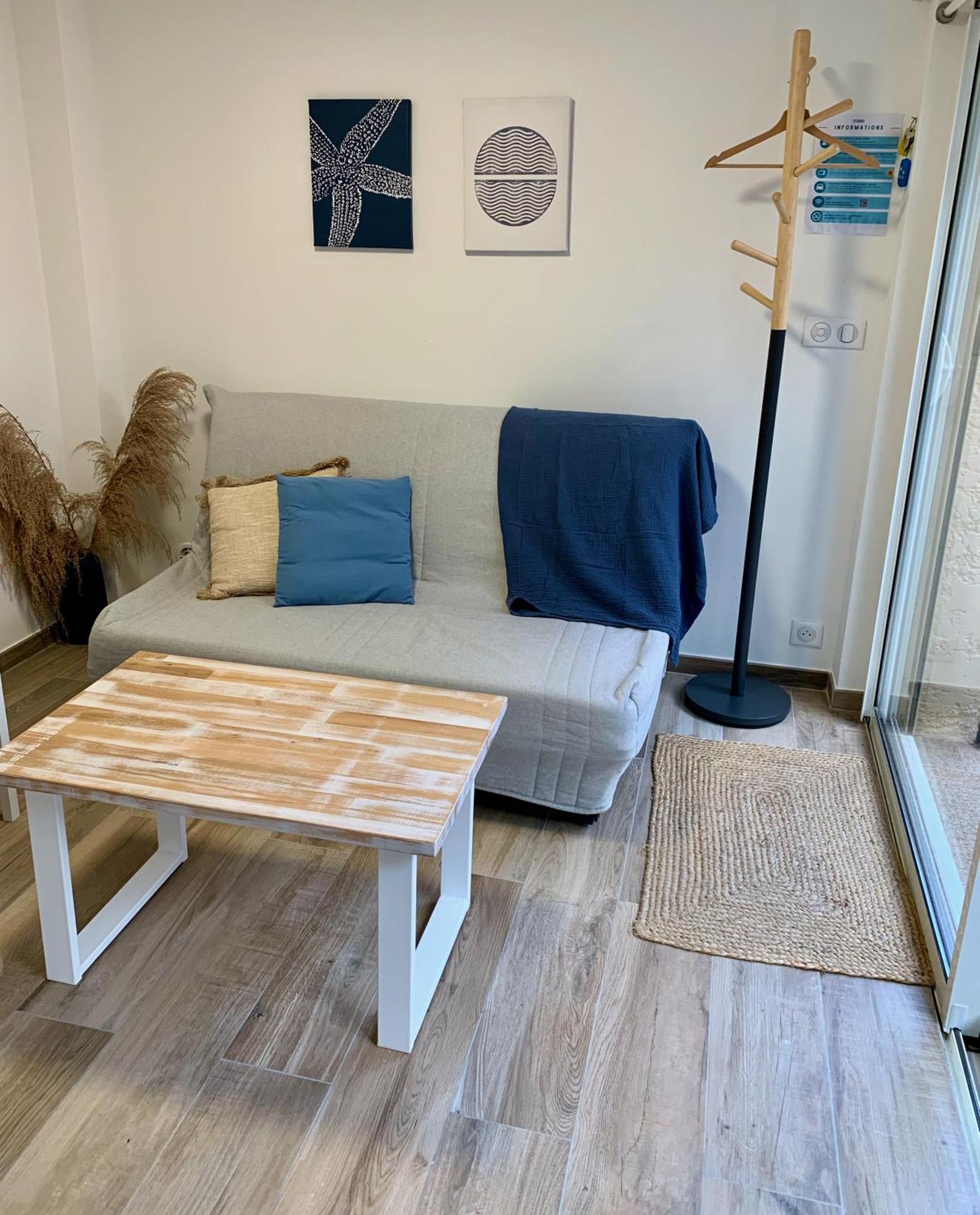 Studio With Private Car Park And Air Con Valbonne Kültér fotó